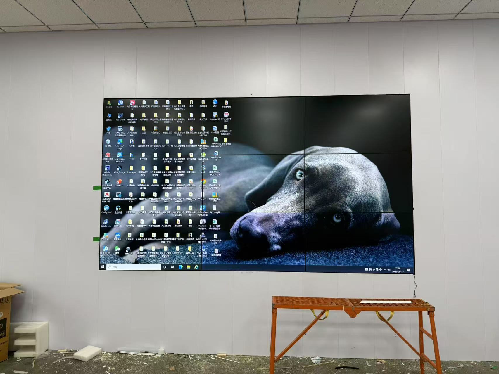 温泉某工地55寸3.5，3×3拼接屏加条屏